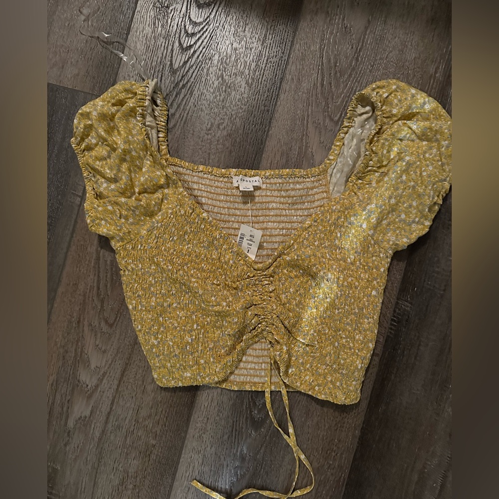 Front tie crop shirt